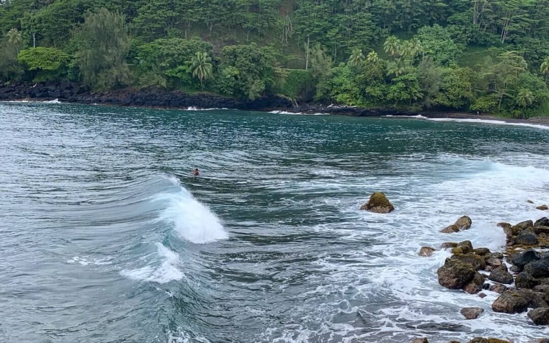 surfer sur les vagues
